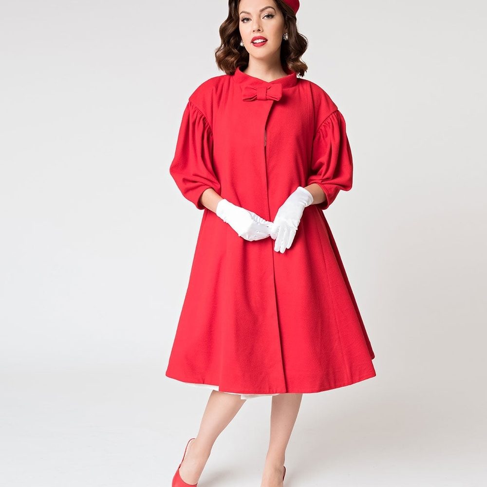 Barbie Red Coat with White Lining 1X - Picture 2 of 6
